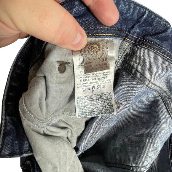 DIESEL Men’s Larkee Regular Straight Fit Jeans Dark Distressed Wash 33 - Picture 5 of 8